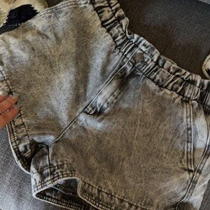 Hang Loose Thread & Supply Shorts